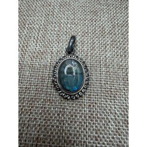 Sterling Silver Labradorite Pendant – Oval Gemstone with Ornate Setting, Estate